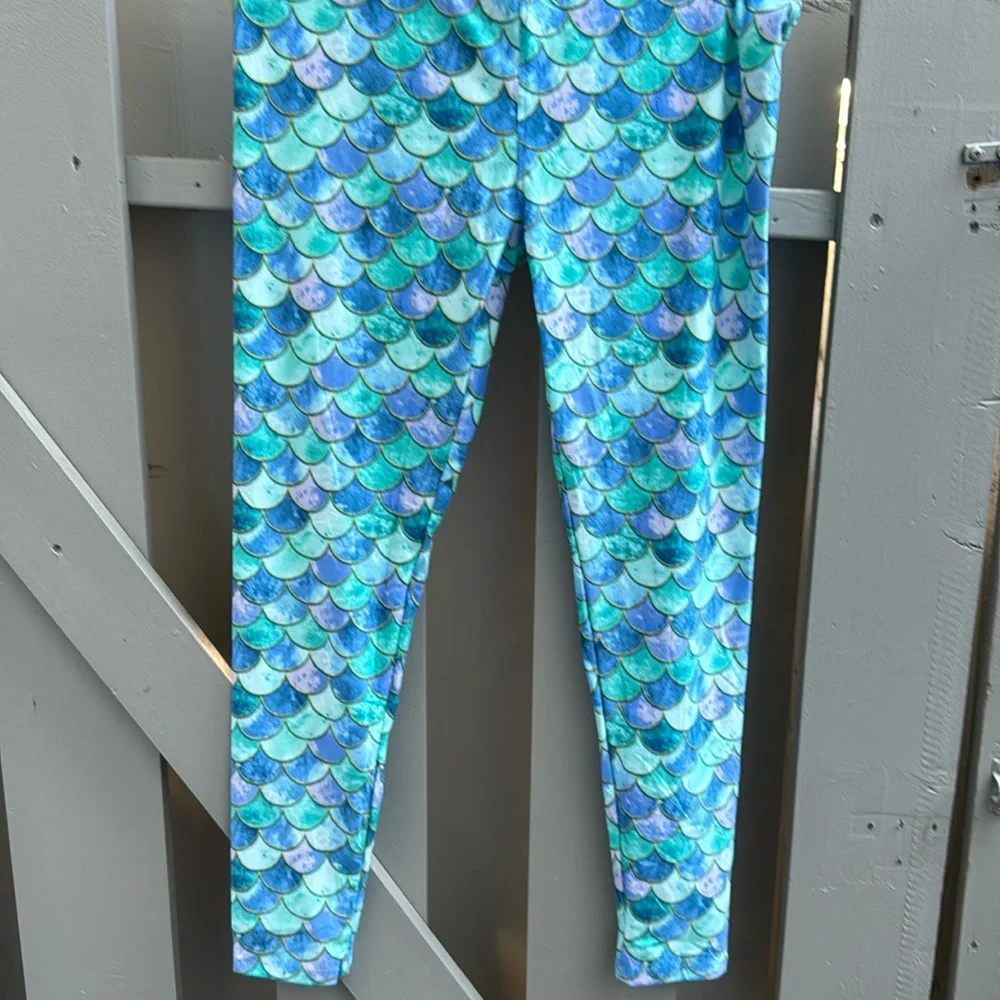 Lularoe TC mermaid print leggings - Picture 1 of 2